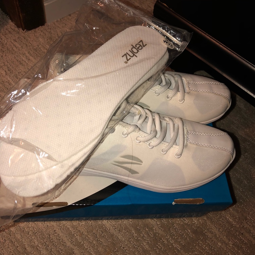 Cheerleading shoes size 7.5